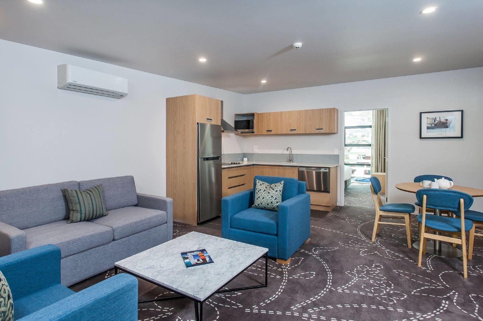 Motel One88 On Commerce
